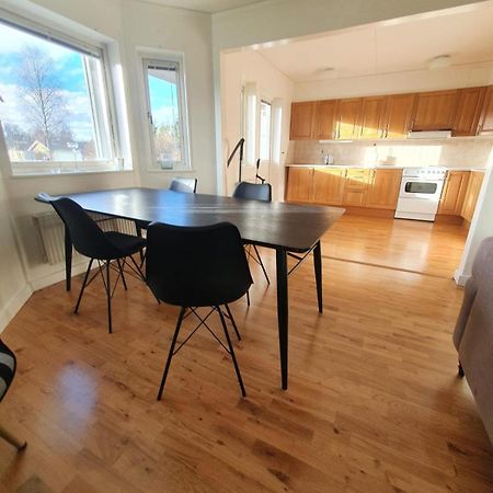 3 Laegenheter Med Totalt 5 Sovrum Och 8 Baeddar Ruda Extérieur photo